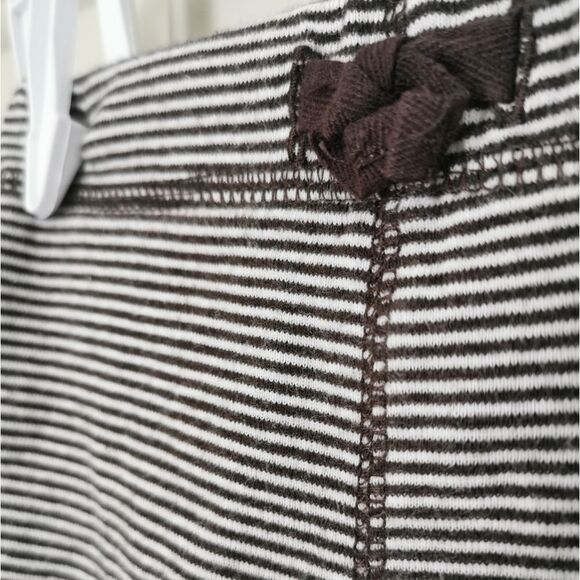 3/$15 Carter's cotton pants 3 m - Picture 3 of 4